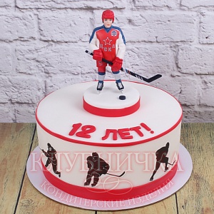 Детский торт "Хоккеист с клюшкой"